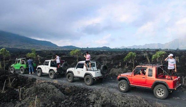 Mount Batur 4WD Jeep Adventure and Natural Hot Spring