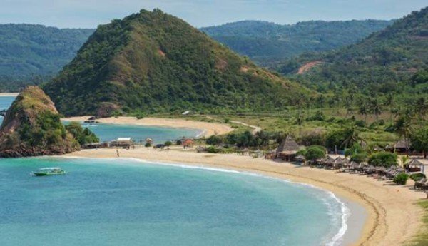 Sasak Village, Kuta Beach, dan Monkey Forest Privat Tour Lombok