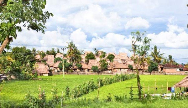 Wisata Budaya dan Pantai Private Tour Lombok